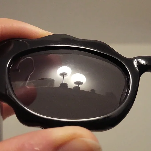 Fashion Brand Company Black Hole Sunglasses with Case - Picture 6 of 8